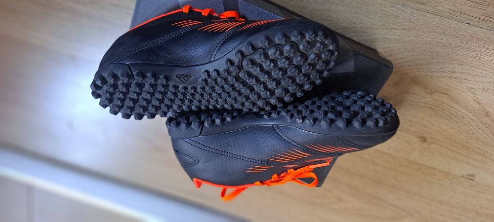 Обувки Nike 35,5, Adidas 35,5