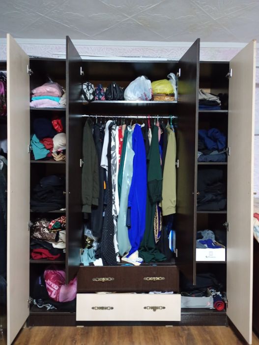 Продам шкаф для спальни