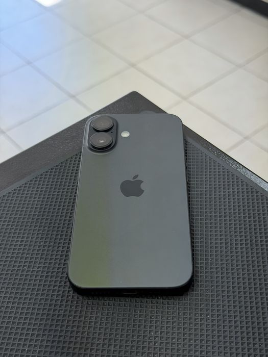 Apple iPhone 16 Black 128GB КатоНов Гаранция