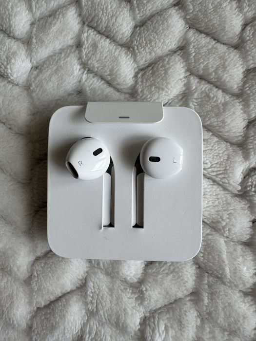 Слушалки с микрофон Apple - EarPods, Lightning Connector, бели
