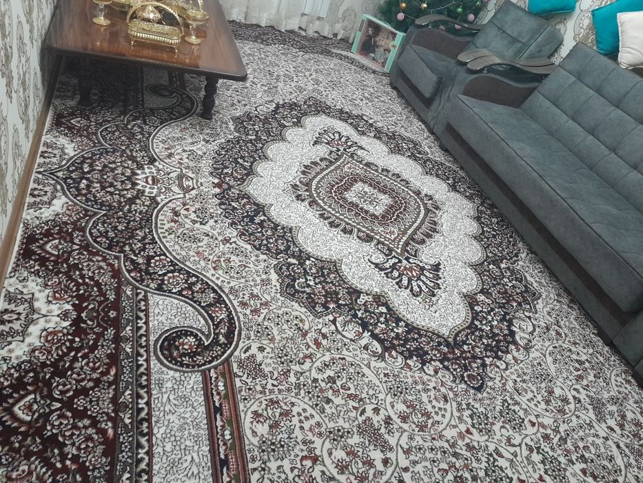 Гилам сотилади 3.5 × 6