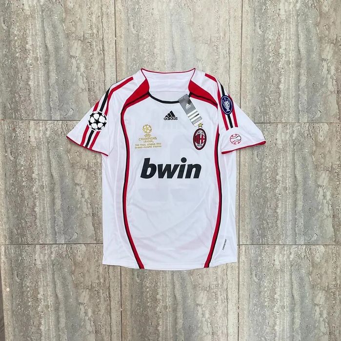 Продается ретро футбольные формы