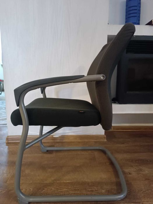 Кресло для посетителей ( Корея )