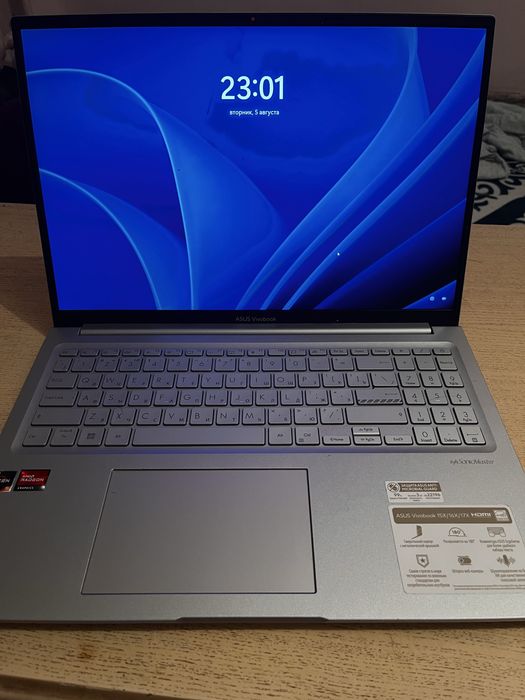 Ноутбук Асус вивобук
