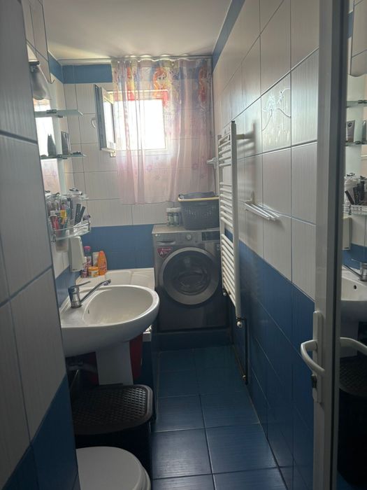 Vând apartament cu 2 camere decomandat
