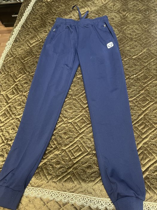 Продам костюм спортивный