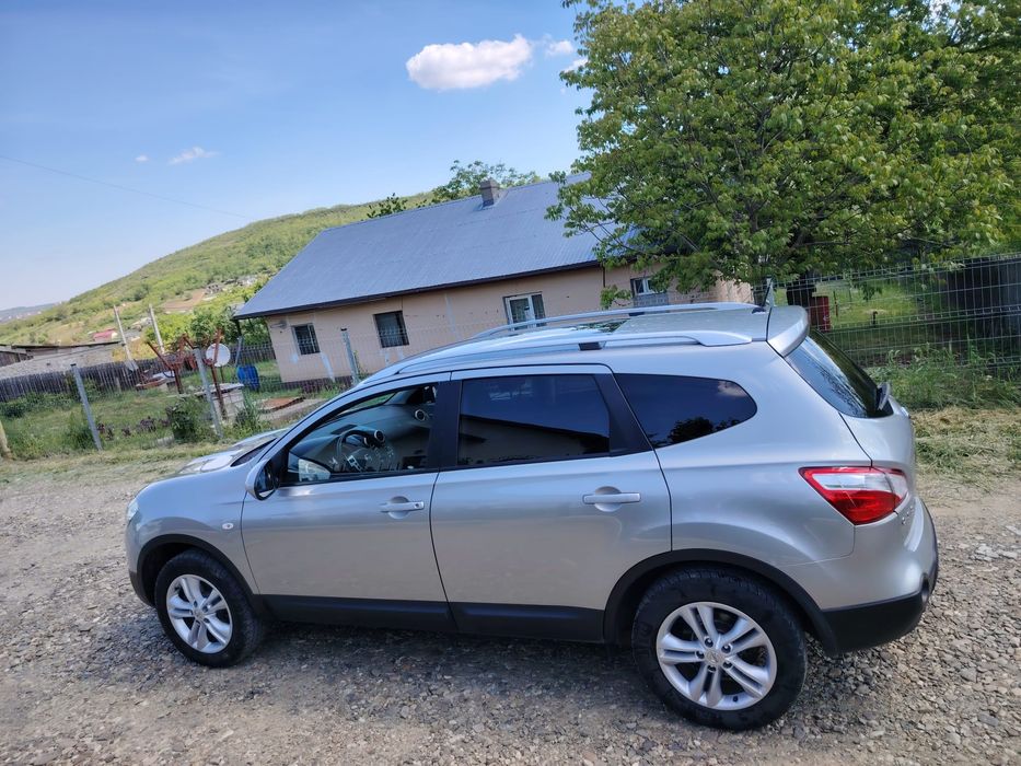 ** Nissan Qashqai 7 locuri 1.5 diesel **