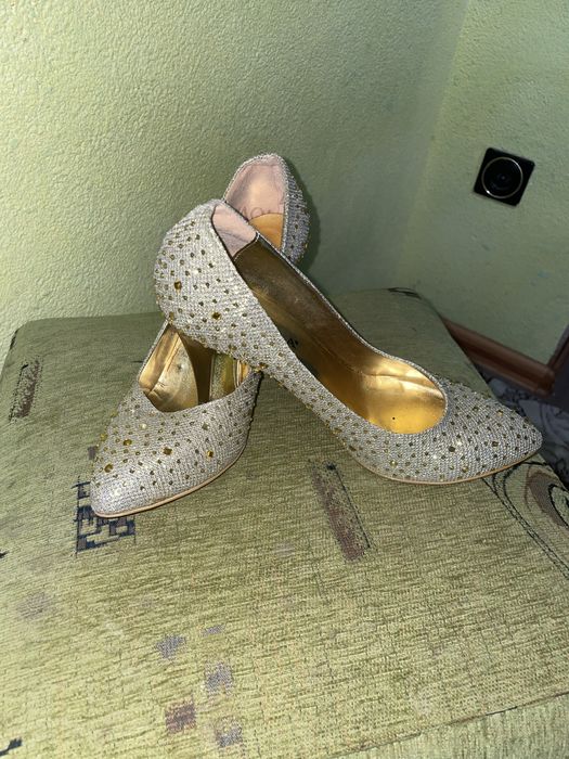 женские туфли лодочки.