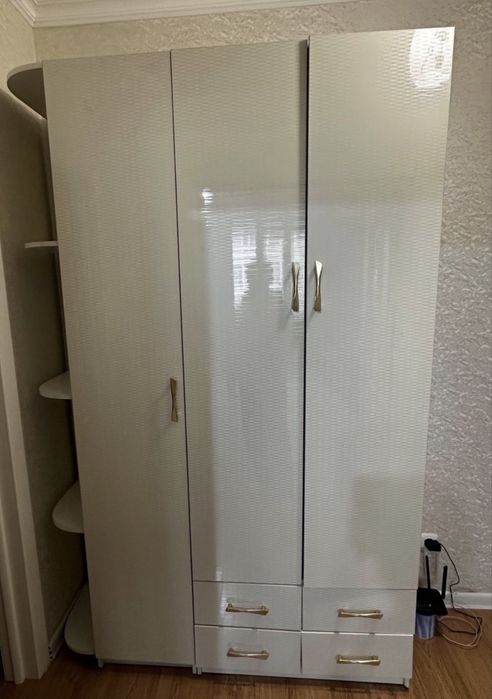 шкаф для одежды белый