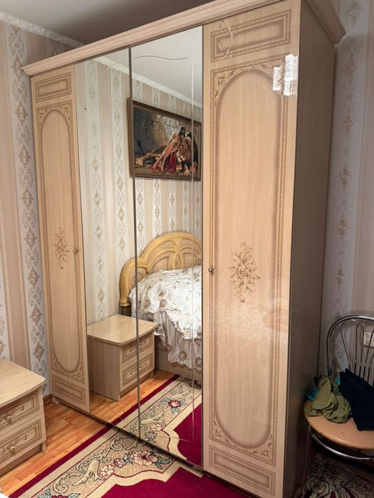 Продам спальный гарнитур