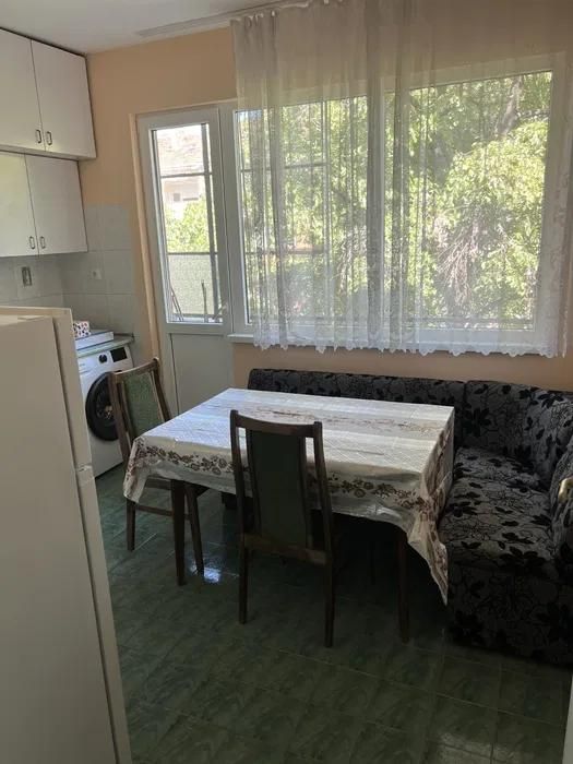 Дава се под наем Тристаен апартамент в Пловдив, Център - 55 кв.м за 350 € - Снимка #1