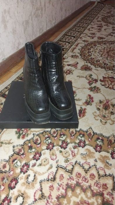 Продается сапоги.