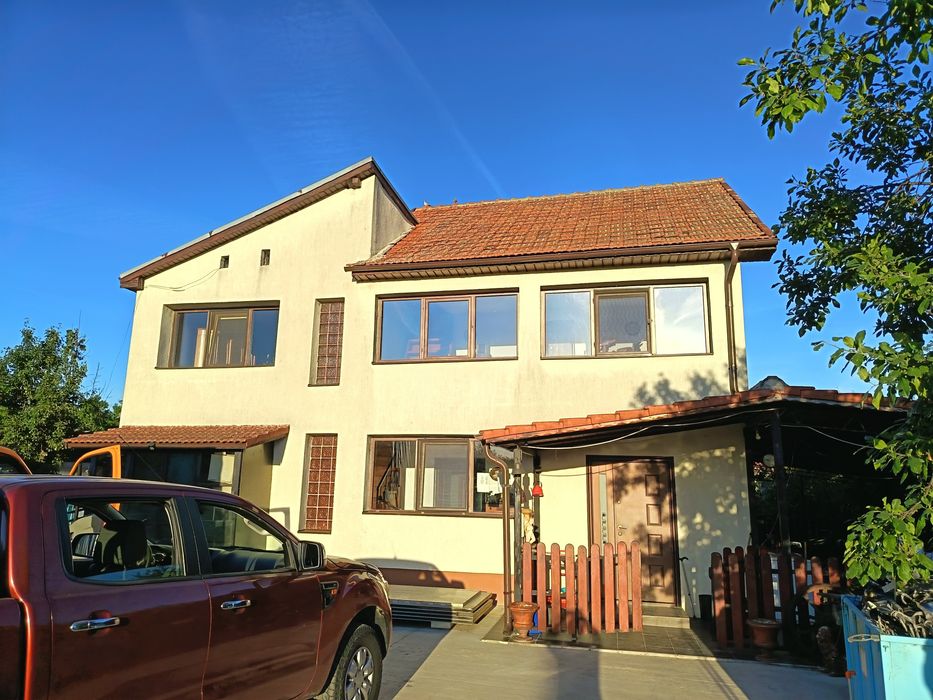 Proprietate premium cu 2 business-uri profitabile + vilă lângă Timișoara