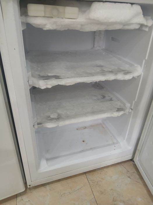 Хладилник с фризер BEKO