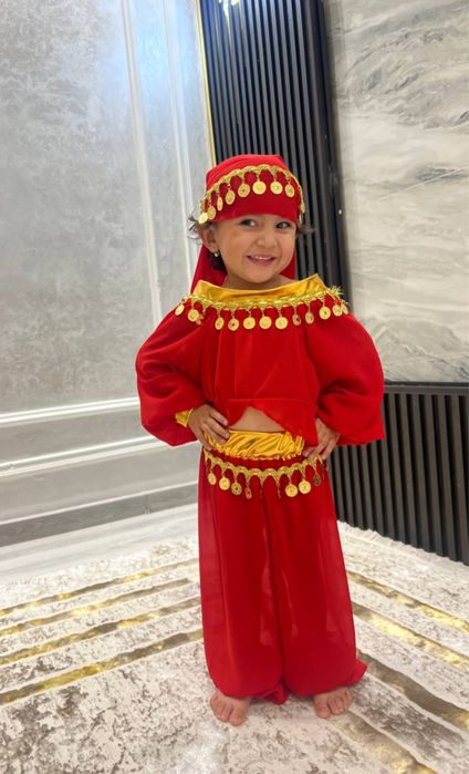 Bolalar uchun prokat kiyimlar tadbirlar uchun istalgan turdagi