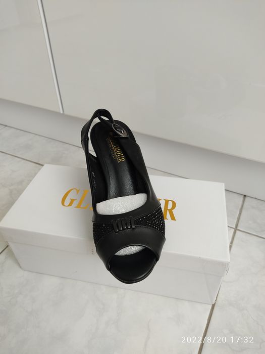 Продам женский туфли