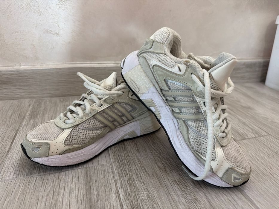 Маратонки adidas
