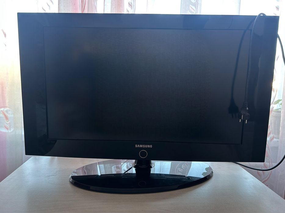 Продам телевизор Самсунг