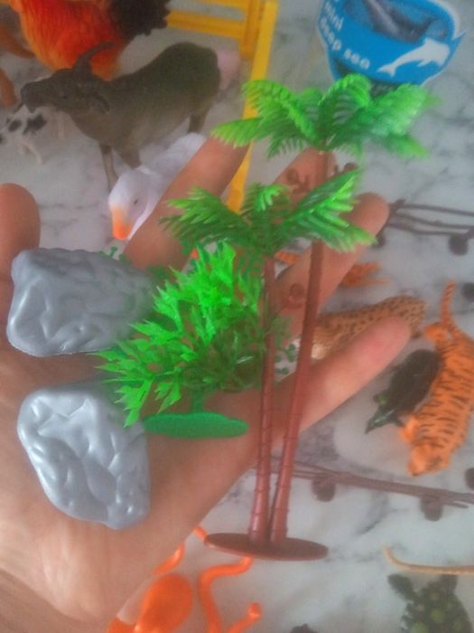 Продам красивые наборы животных за 2000тг