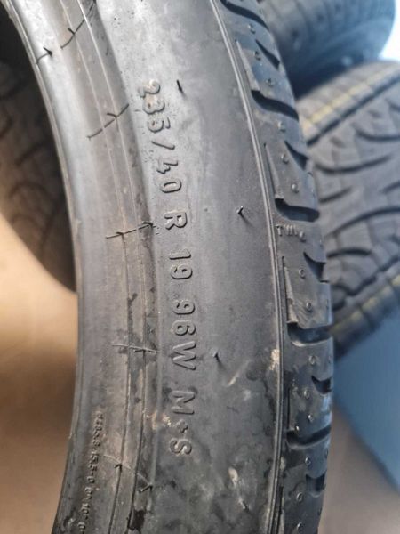 4 Pirelli R19 235/40/ -285/40
нови летни гуми 
спорт пакет 
DOT1822