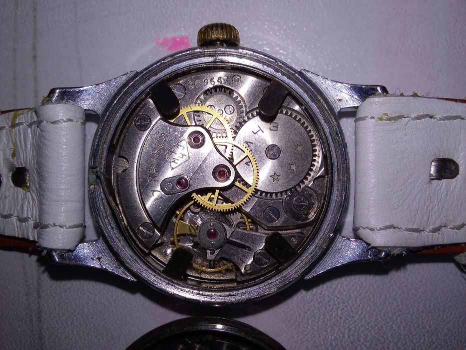 Ceas mecanic sovietic Sportivnie derivat din Pobeda