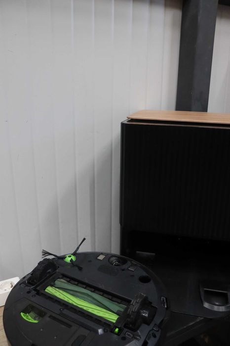 iRobot Roomba Combo j9+ Самоизпразваща се прахосмукачка робот