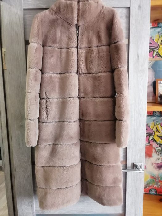 Продам женскую шубу