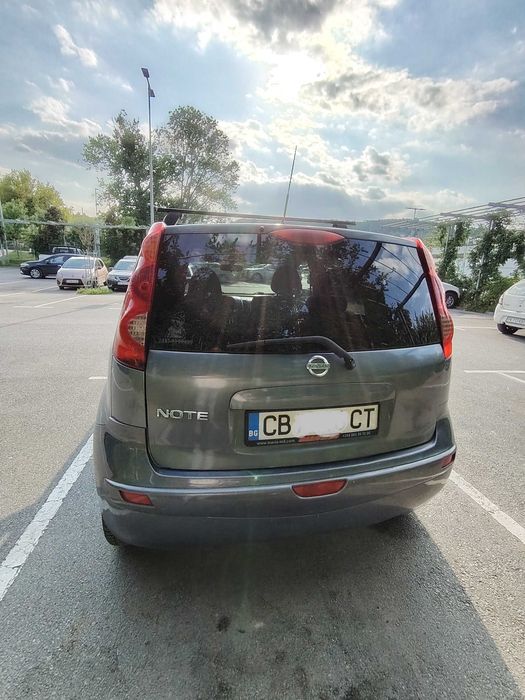 продавам автомобил Nissan Note