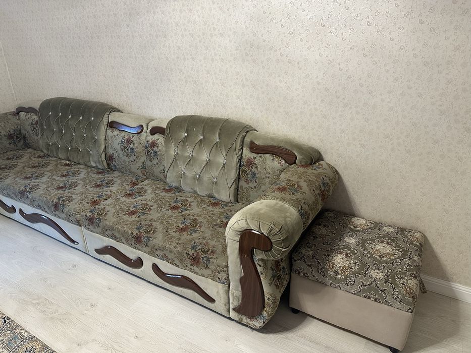 Диван раскладной с пуфиком