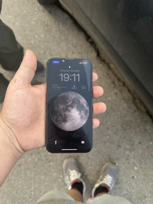 Продам iPhone 13 в отличном состоянии