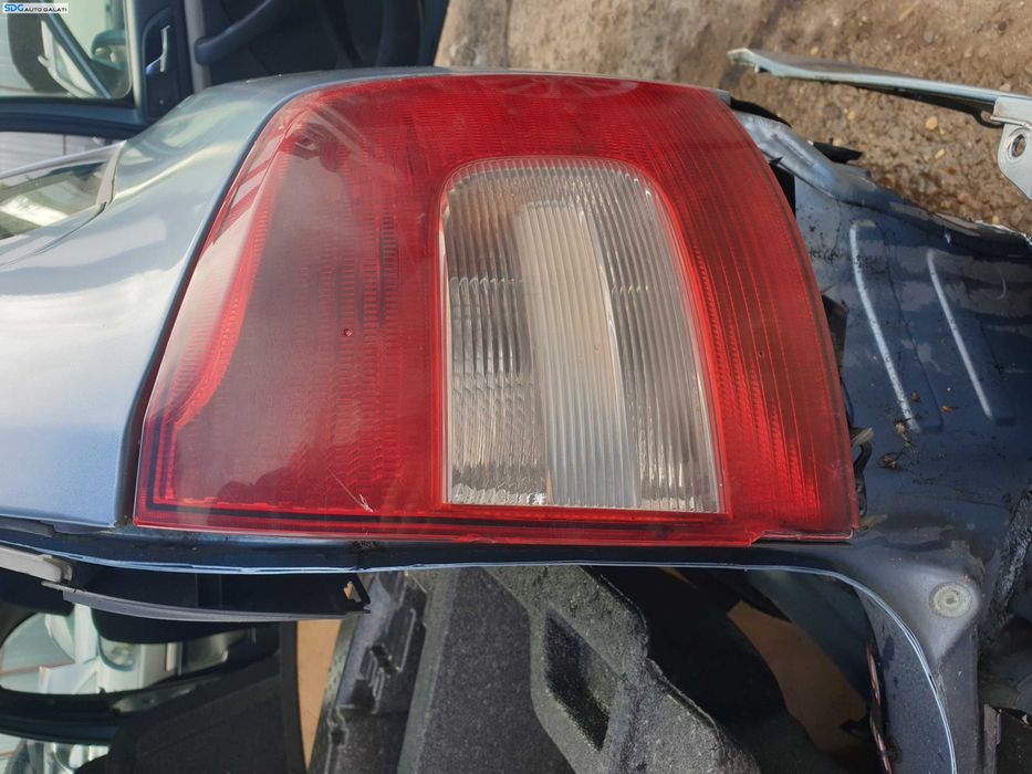 Tripla Stop Lampa Dreapta cu Defect Skoda Octavia 2 Break Combi FL Facelift 2008 - 2013 [K7908]