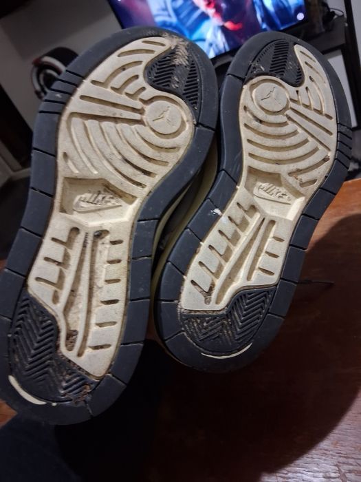 Adidasi Air Jordan 1