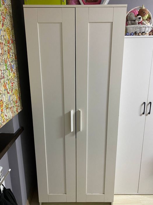 Продам срочно. Распашной шкаф БРИМНЭС