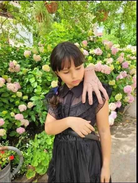 Rochie si mana Wednesday Adams NOI 5,6.7.8,9,10