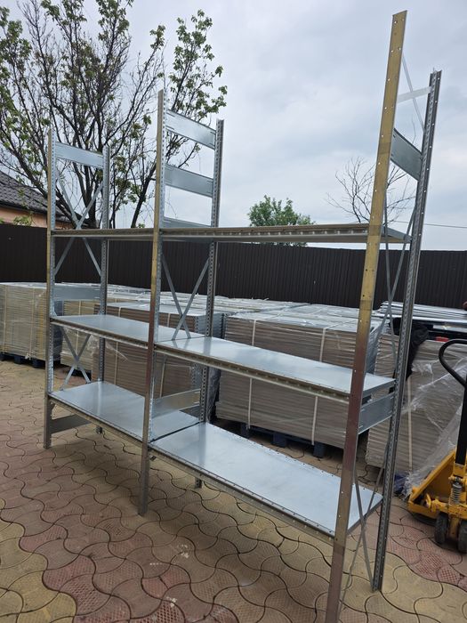 Rafturi metalice pentru restaurante