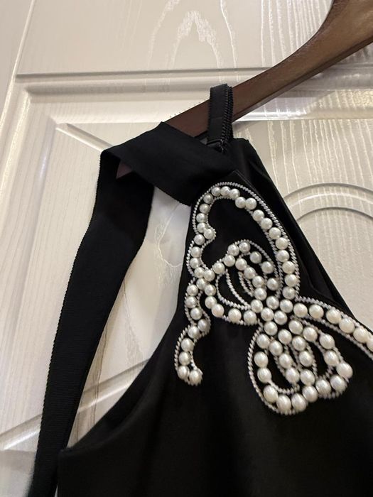 Нарядные женские платья.