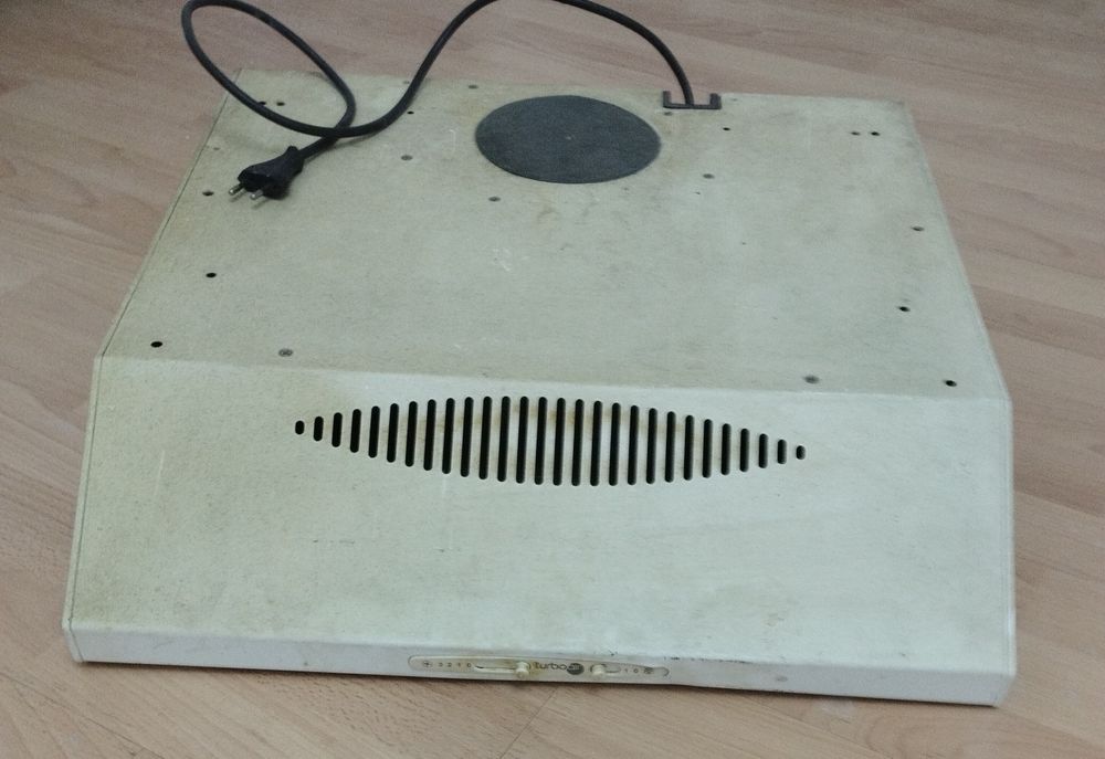 Продам электроплиту индезит с вытяжкой в комплекте