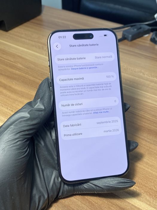 iPhone 15 Pro• 256 GB • Black Titanium