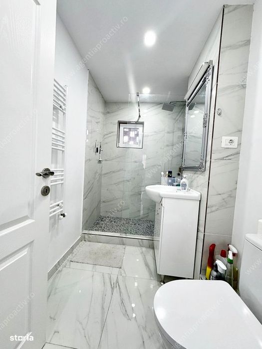 Apartament cu o cameră, LA CHEIE, în cartierul Siderurgiştilor Vest.