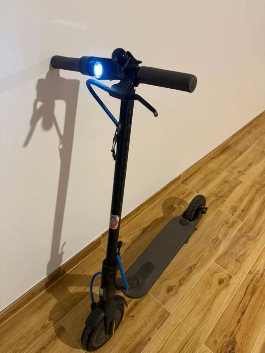 Vând trotinte electrică