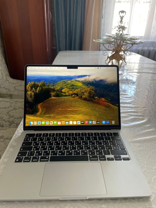 Продам Makbook Air M2