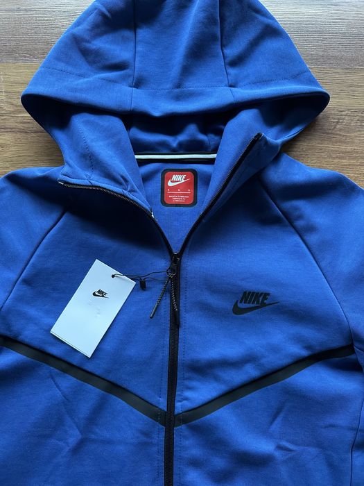 Мъжки,памучен екип Nike в тъмно синьо с активен заден джоб на долнищет