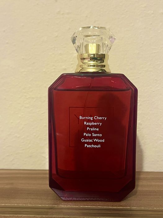 KAYALI Lovefest Burning Cherry / 48