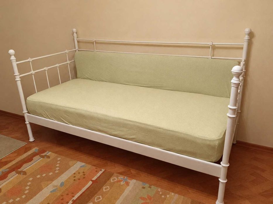 Pat IKEA metalic alb 97 x 106 x 209 cm, cu somiera rabatabila si saltea