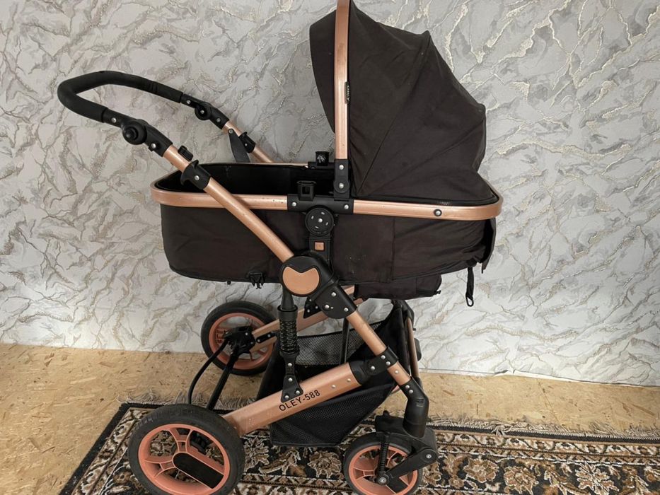 Продам коляску 11000