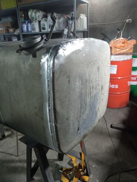 Сварка  топливных баков  Даф Вольво