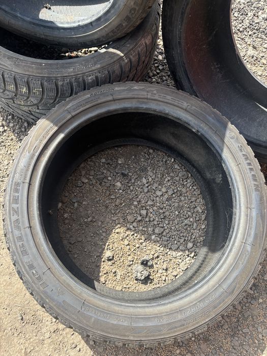 Vând cauciucuri iarnă ice blazer 275/40r 20