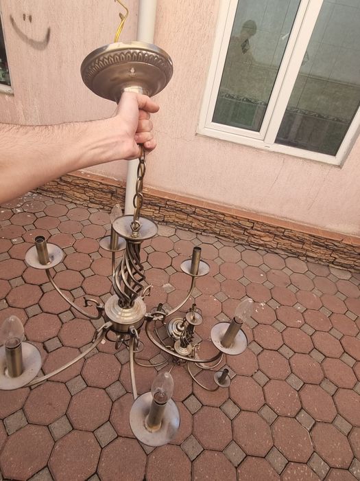 Продам старые люстры