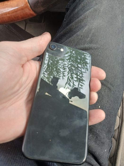 Iphone se 2020 на запчасти