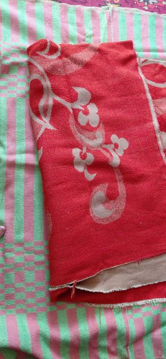 Продам старое одеяло и плед